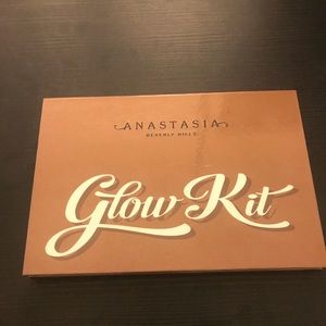 Anastasia Beverly Hills Glow Kit